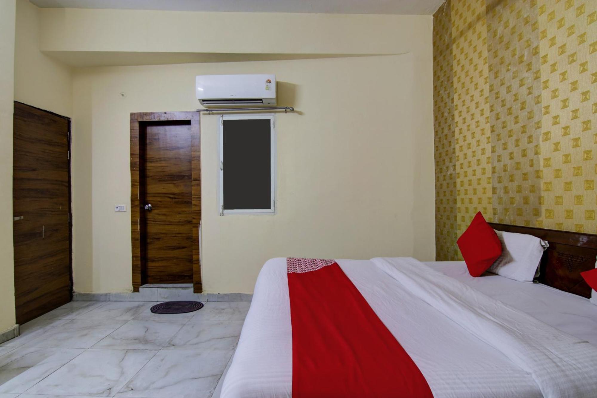 Hotel Yash House New Delhi Buitenkant foto
